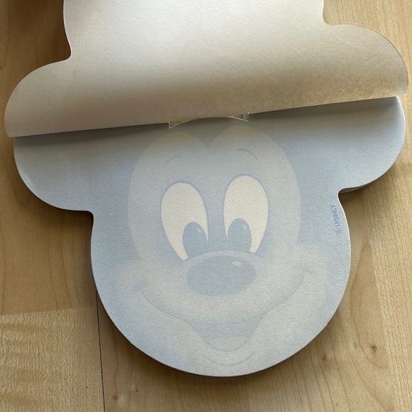 Mickey Mouse notepad - Picture 1 of 3